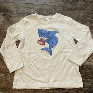 Valentines shark appliqué shirt